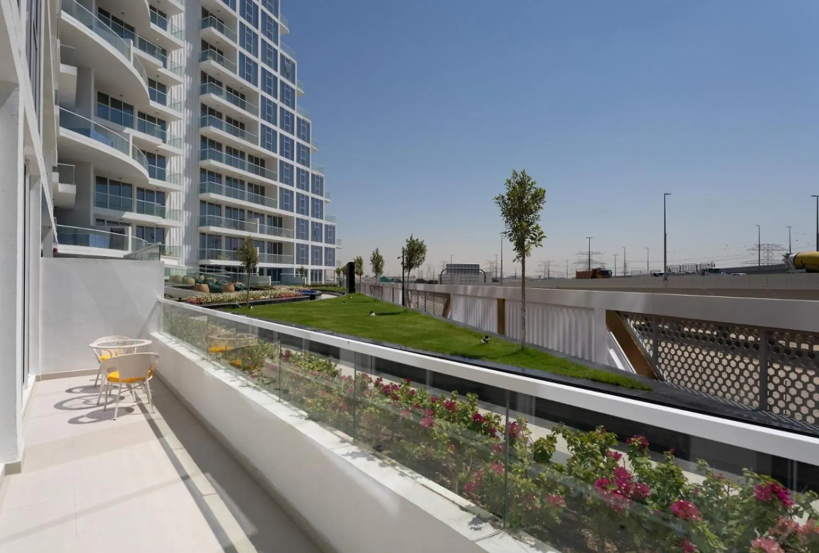 Comfy And Spacious 2Br W Study In Gemz-5 Dubai Apartment