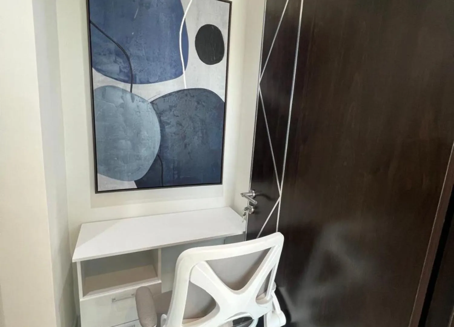 Comfy And Spacious 2Br W Study In Gemz-5 Dubai