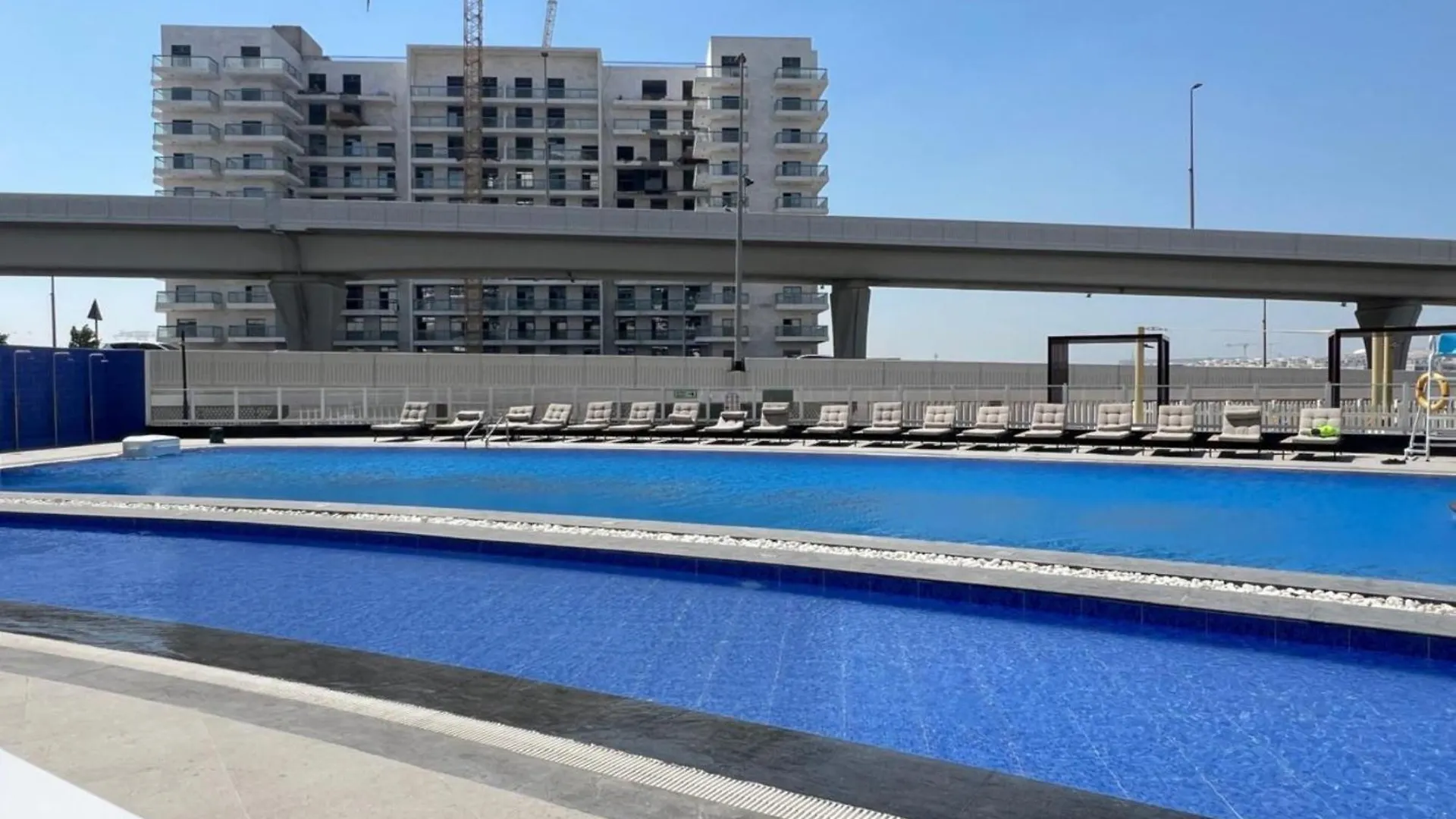 Comfy And Spacious 2Br W Study In Gemz-5 Dubai