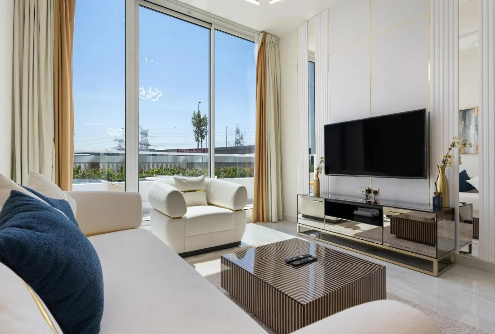 Apartment Comfy And Spacious 2Br W Study In Gemz-5 Dubai United Arab Emirates