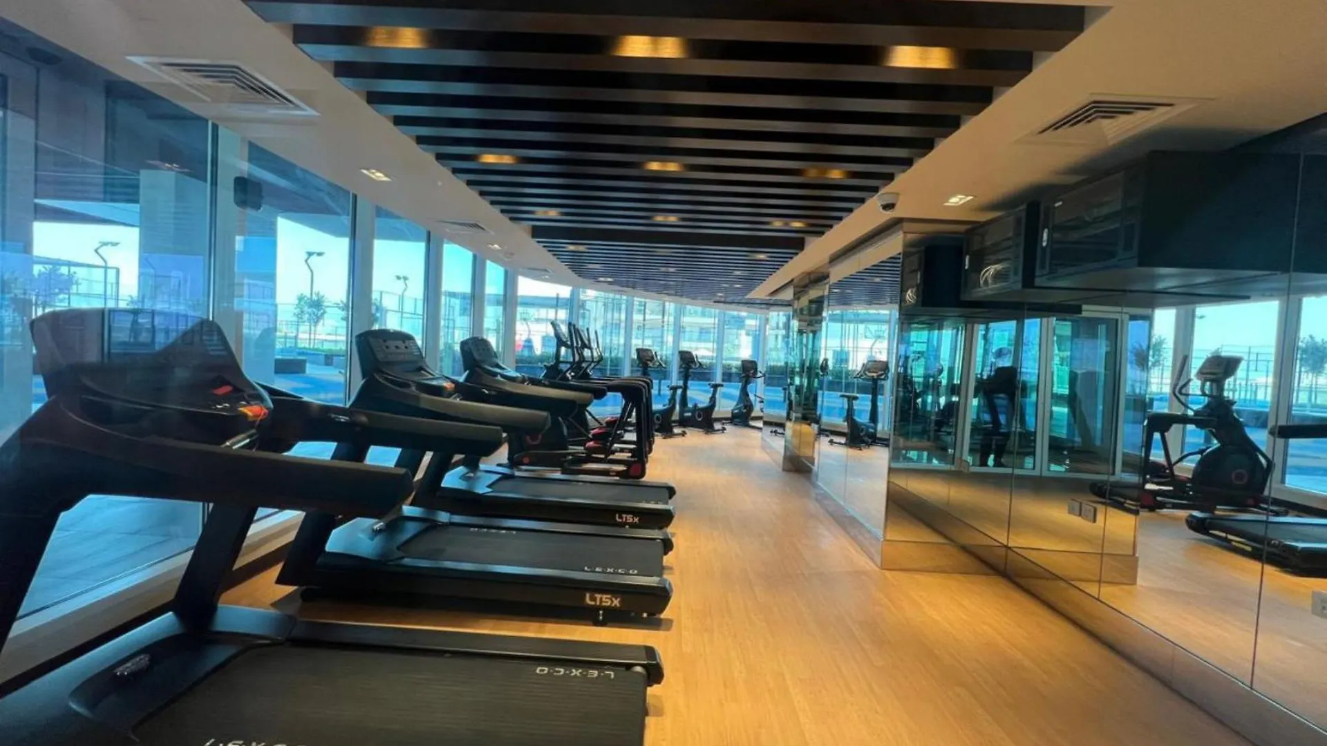 Apartment Comfy And Spacious 2Br W Study In Gemz-5 Dubai